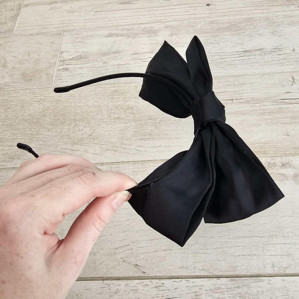 Black Bow Headband - Picture 4 of 7
